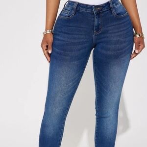 Fashion Nova Dark Blue Skinny Jeans Size 9